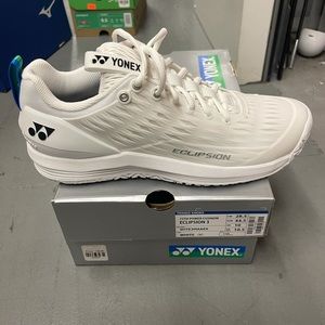 - Yonex tennis shose color white and black size 7 for women